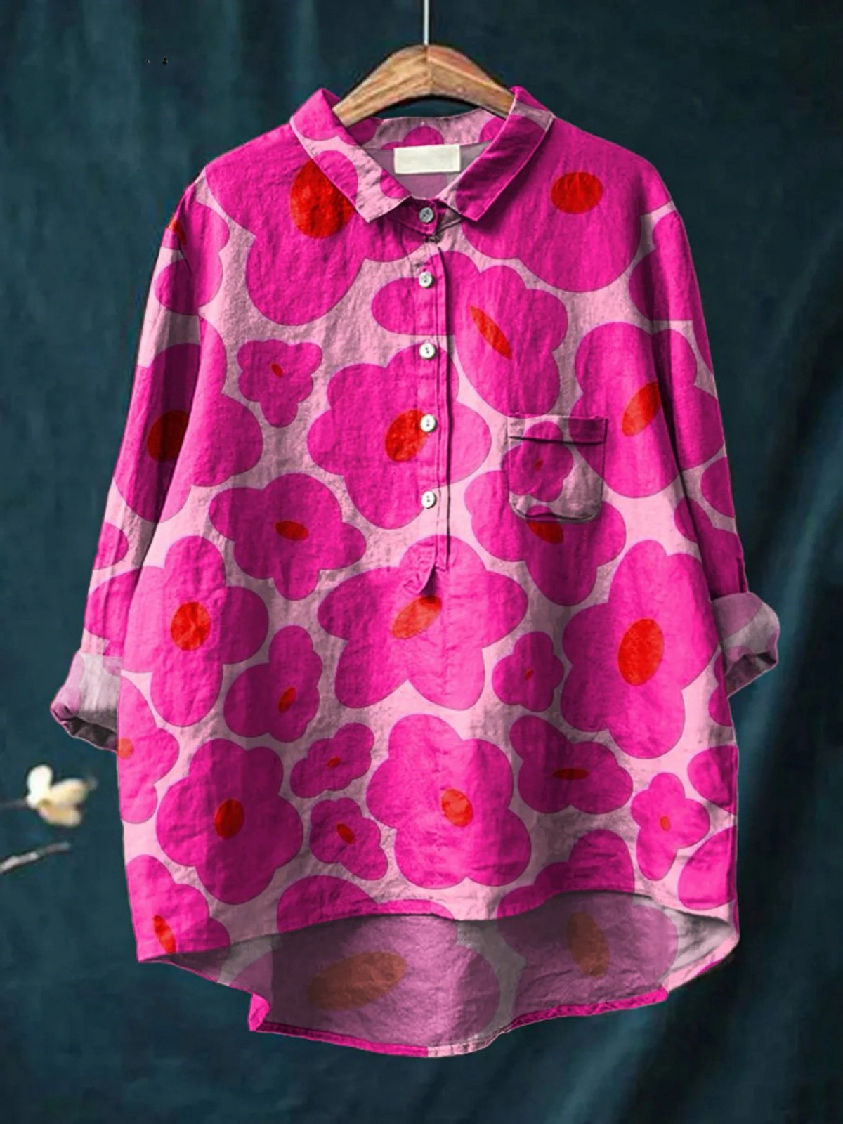 Chemise florale décontractée Mia de Danoir Paris en tissu rose, manches longues et motif floral élégant.