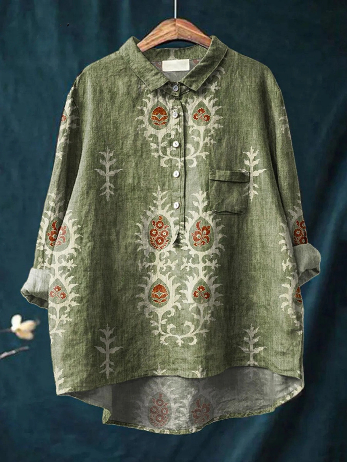 Chemise décontractée élégante Daisy de Danoir Paris, vert, en tissu léger pour un style chic et confortable.