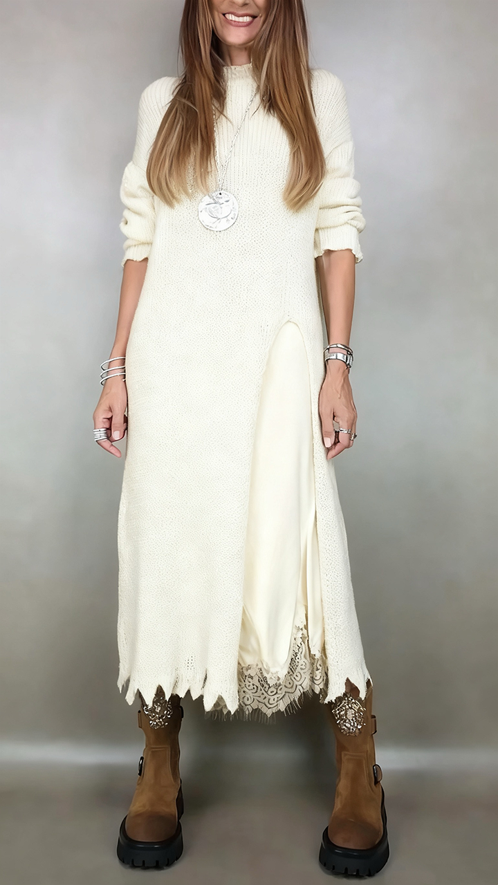 Robe maxi élégante Anarise de Danoir Paris, tissu fluide et design sophistiqué, vue de face.