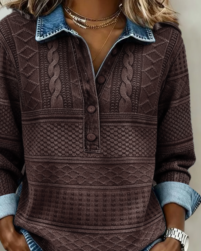 Pull décontracté en denim Sofia de Danoir Paris, vue de face, avec col et manches longues, tissu bleu clair.