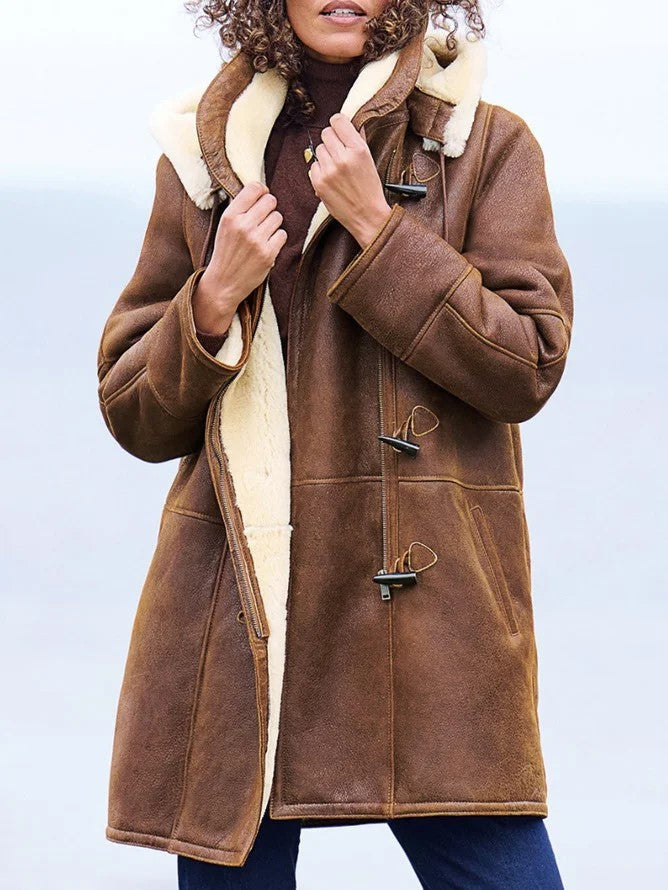 Manteau chaud élégant Lunavelline de Danoir Paris en marron, style sophistiqué pour femmes, vue de face.