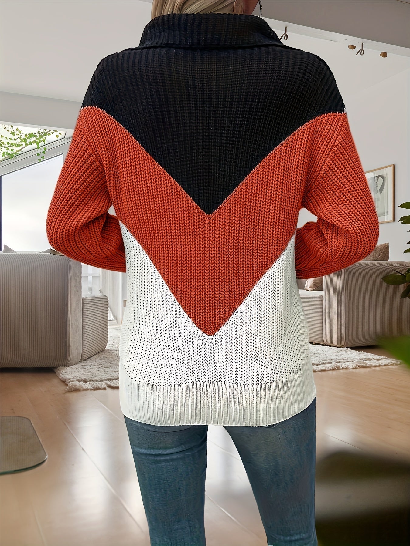 Pull décontracté Kathrin à col zippé, marque Danoir Paris, en tissu doux, porté sur mannequin.