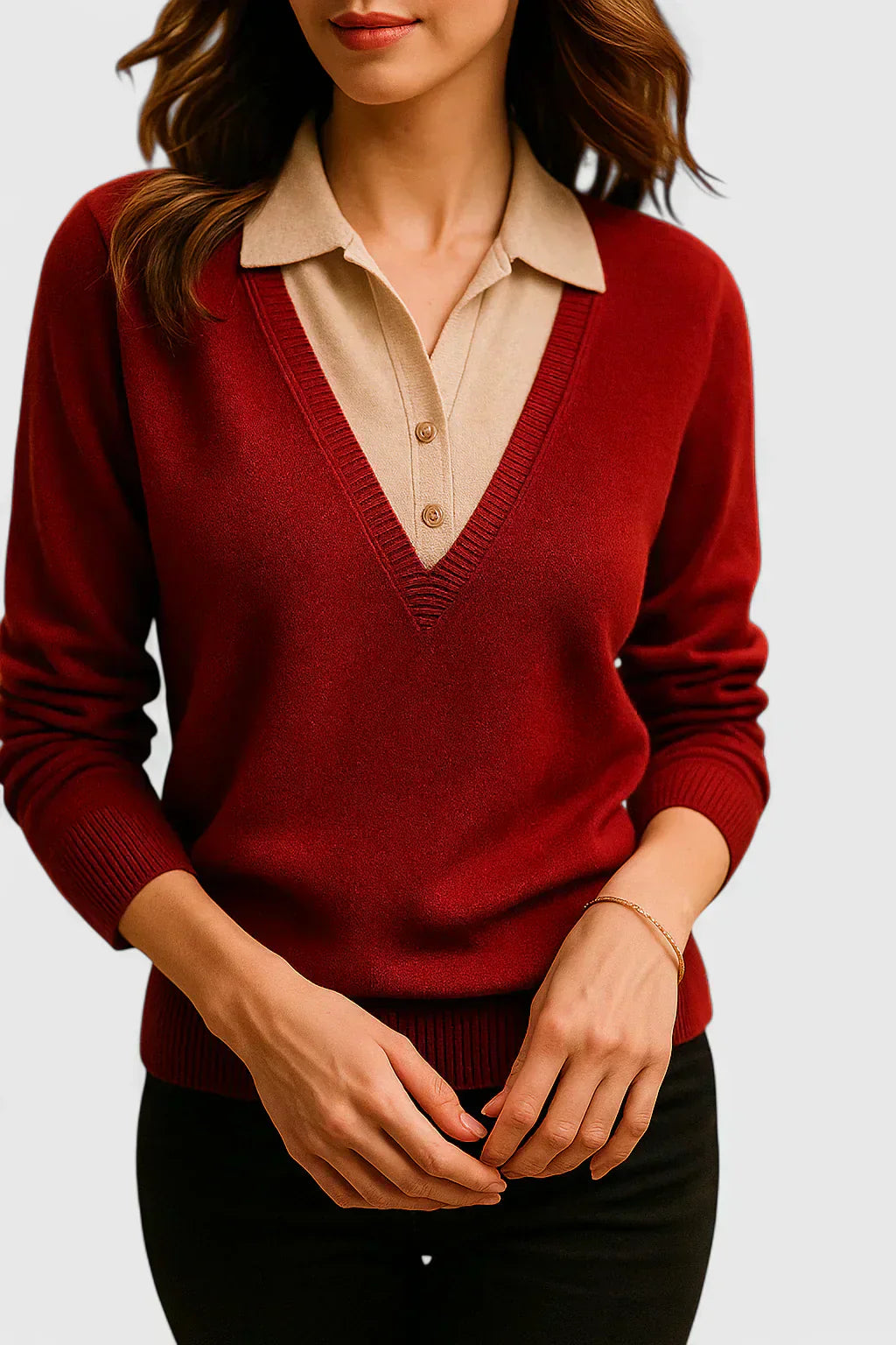 Pull chic en cachemire Jovi de Danoir Paris, couleur élégante, porté sur mannequin avec détails fins et texture douce visible.