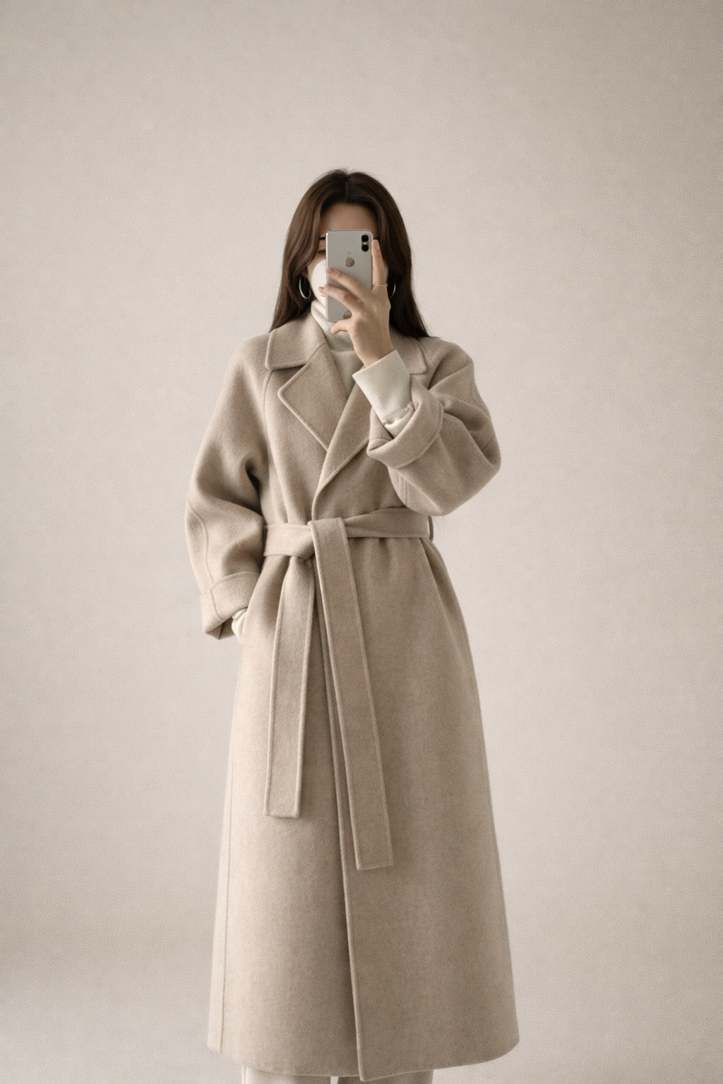 Manteau intemporel élégant Danoir Paris Mimmi en marron, coupe classique et finition soignée, pour un style sophistiqué.