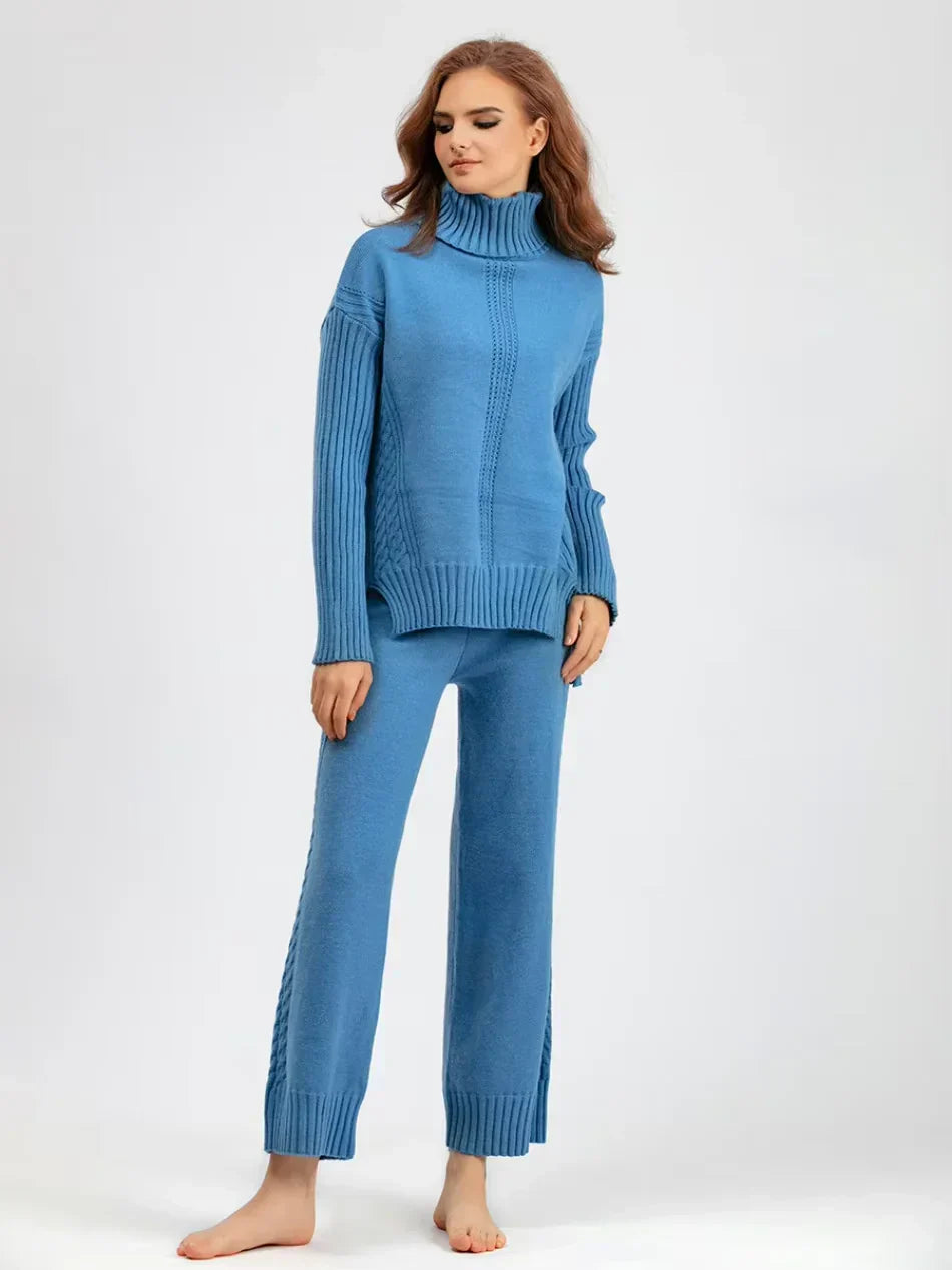 Ensemble tricoté chic Vianna de Danoir Paris, pull et pantalon en maille douce, coloris neutre, porté sur mannequin.