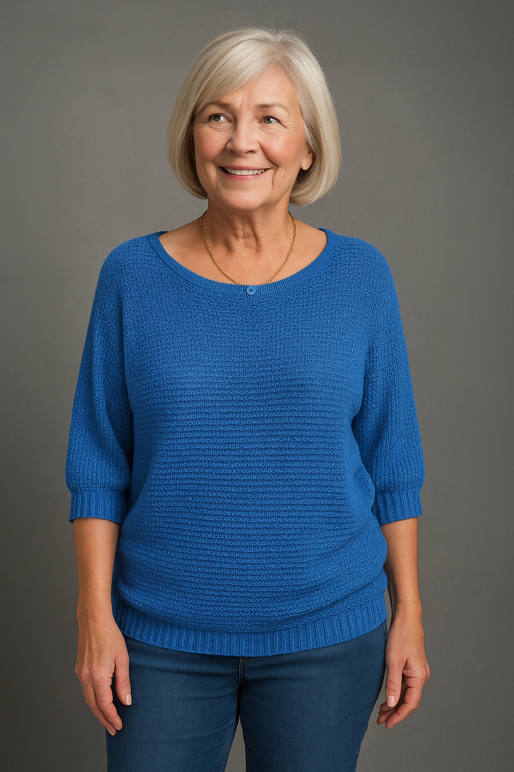 Pull élégant Linda Danoir Paris en maille confortable, couleur neutre, avec détails subtils, porté sur mannequin.