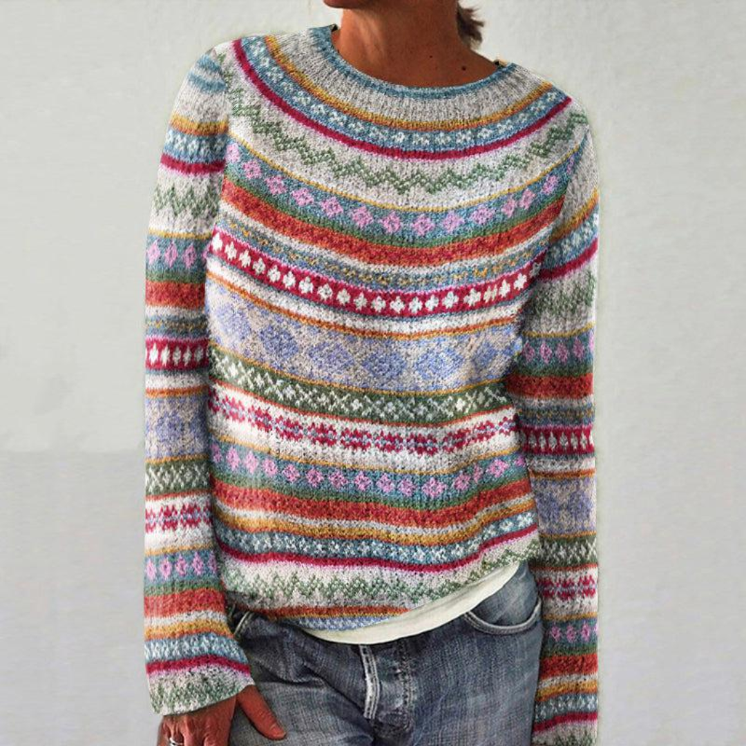 Pull rétro Heather de Danoir Paris, chic et élégant, en laine avec col montant et détails vintage visible sur l'image.