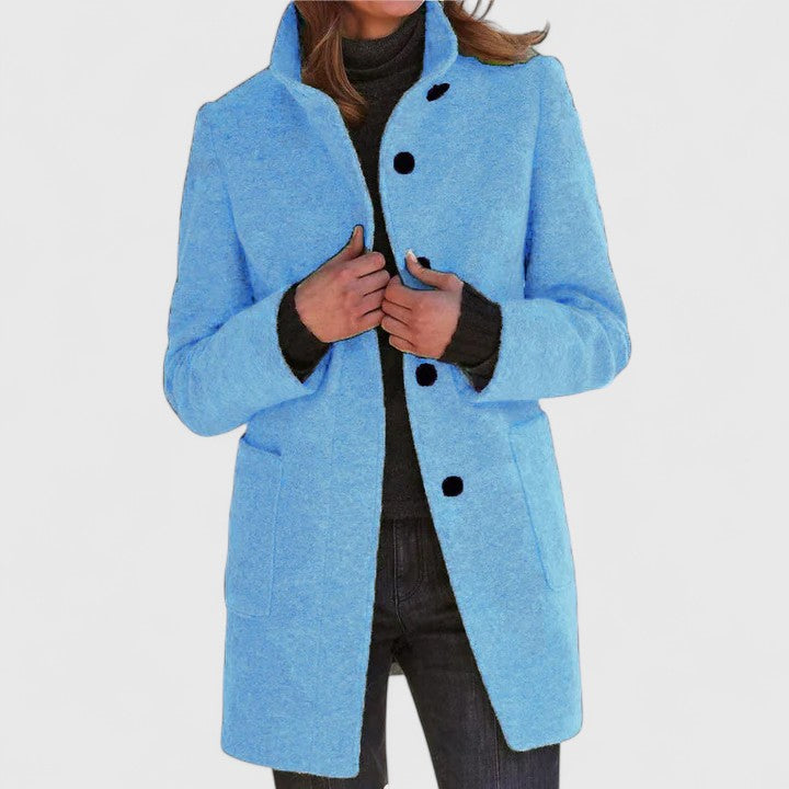 Manteau chic en laine gris Elenaaa de Danoir Paris, style élégant et chaud, vue de face sur fond neutre.