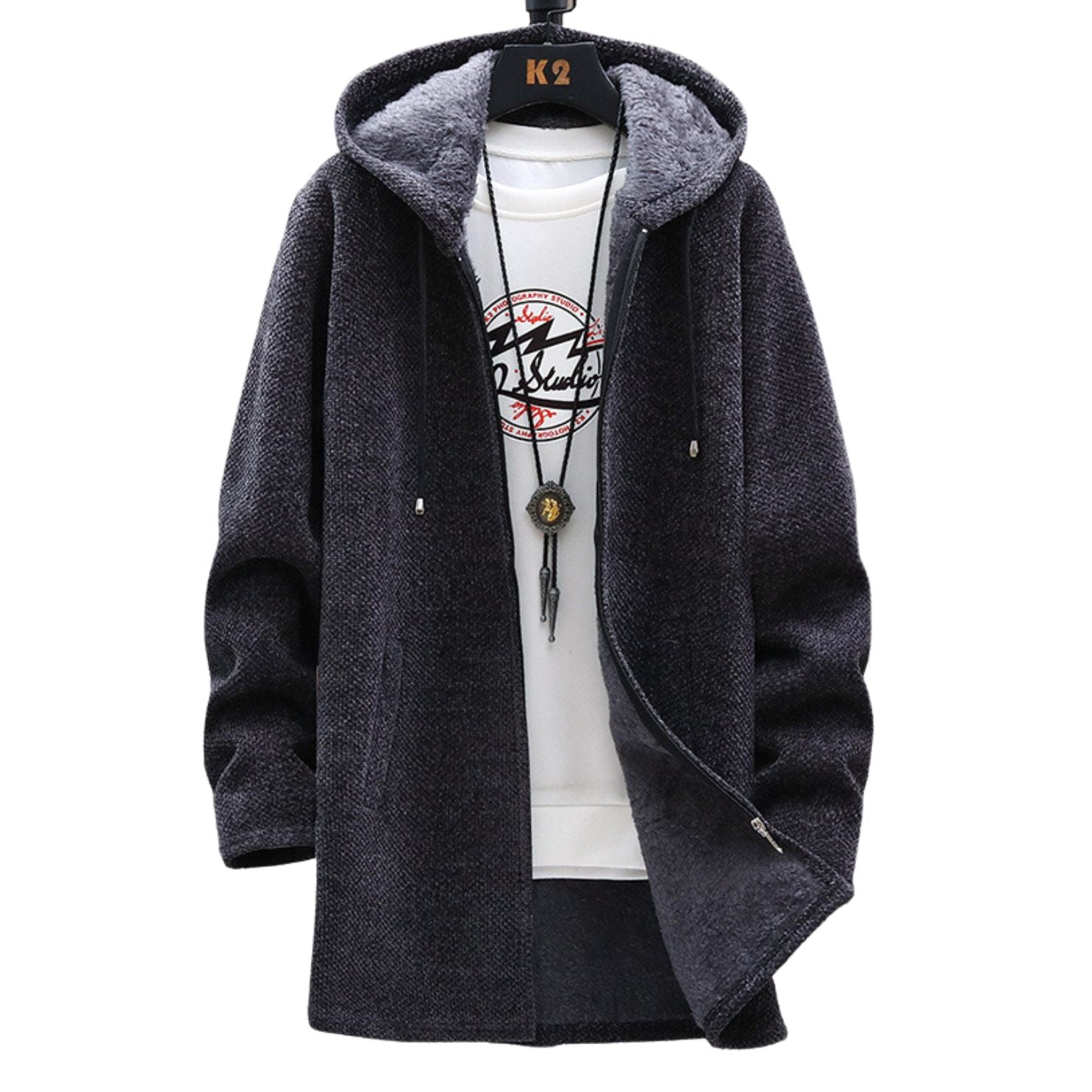 Cardigan zippé gris clair Lauraa de Danoir Paris, vêtement confortable pour femme, porté sur un mannequin.