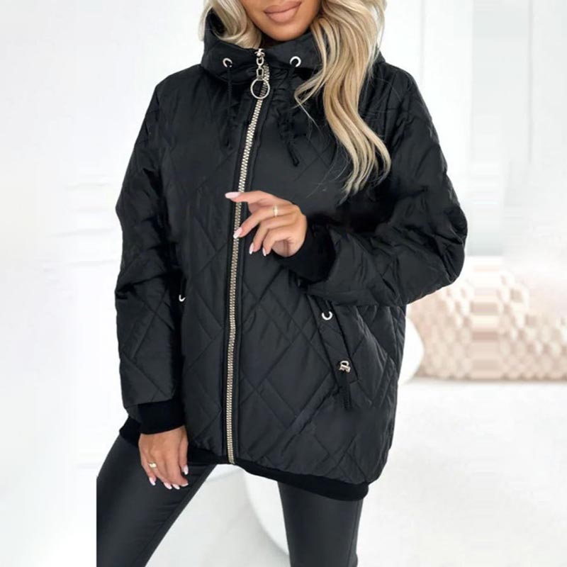 Parka d'hiver élégante Helena de Danoir Paris en rose, veste chaude et sophistiquée pour femmes, vue de face.