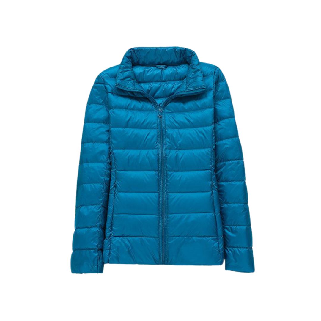 Veste ultra légère élégante Elin de Danoir Paris, design chic et moderne, vue de face, en tissu fin et élégant.