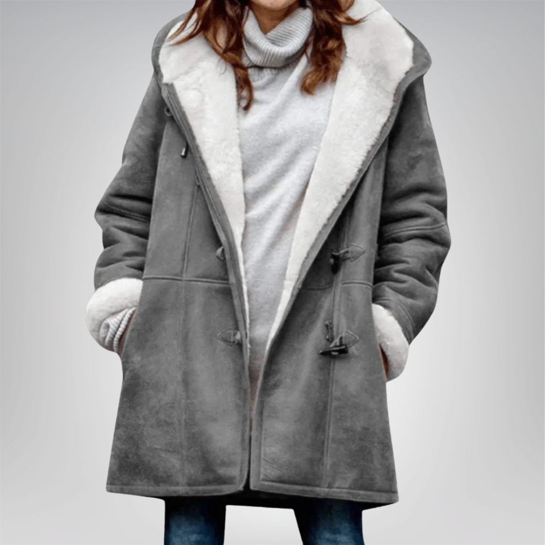 Veste élégante en fleece vert mousse Maria de Danoir Paris, modèle FR941, portée sur un mannequin.