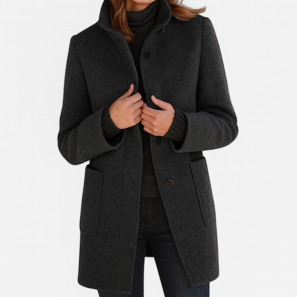 Veste élégante d'hiver Stella de Danoir Paris, modèle FR975, en gris avec col et poches visibles.