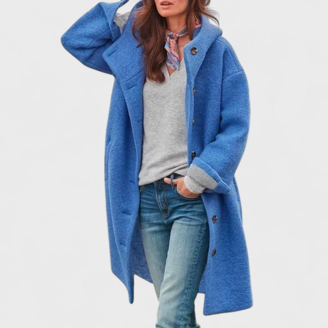 Veste en laine douillette Olivia de Danoir Paris, coupe élégante, coloris neutre, portée décontractée et chic.