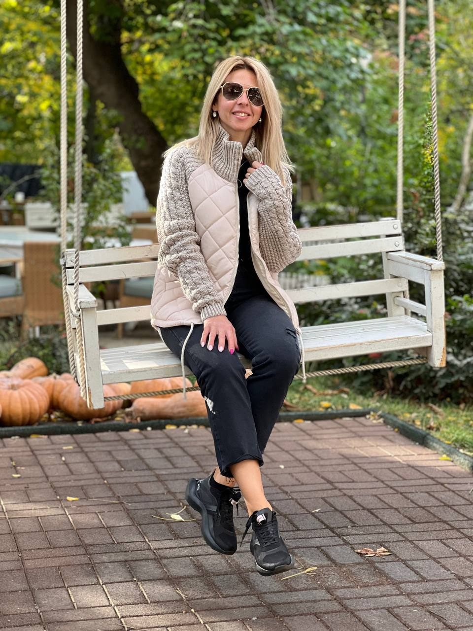 Veste matelassée élégante Nora de Danoir Paris en gris, vue de face, finition sophistiquée et style chic.