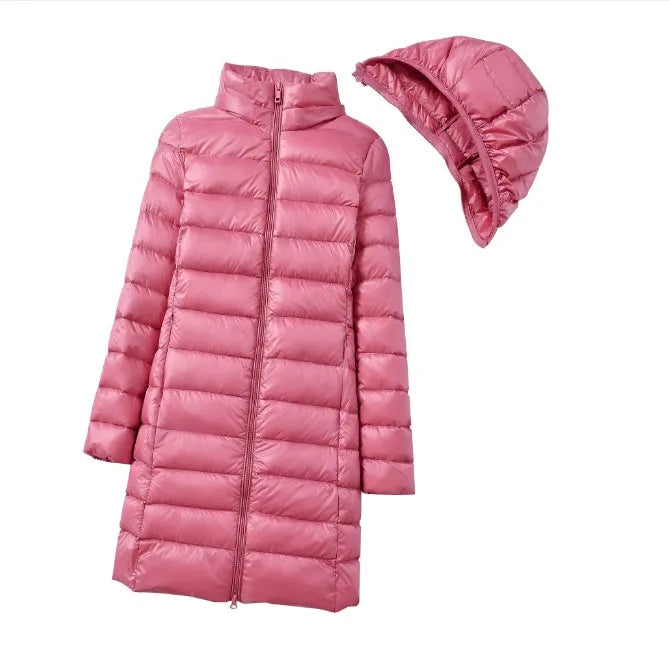 Veste ultra légère Aurora de Danoir Paris, élégante, bleu, pour femmes, vue de face sur fond blanc.
