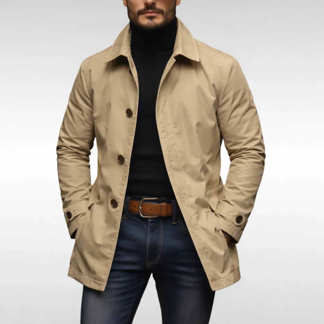 Manteau gris Danoir Paris Vittorio, soprabito de mi-saison en tissu léger, porté sur mannequin.
