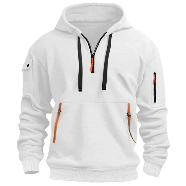 Pull à capuche chaud et confortable de la marque Danoir Paris, en tissu doux avec logo sur la poitrine.