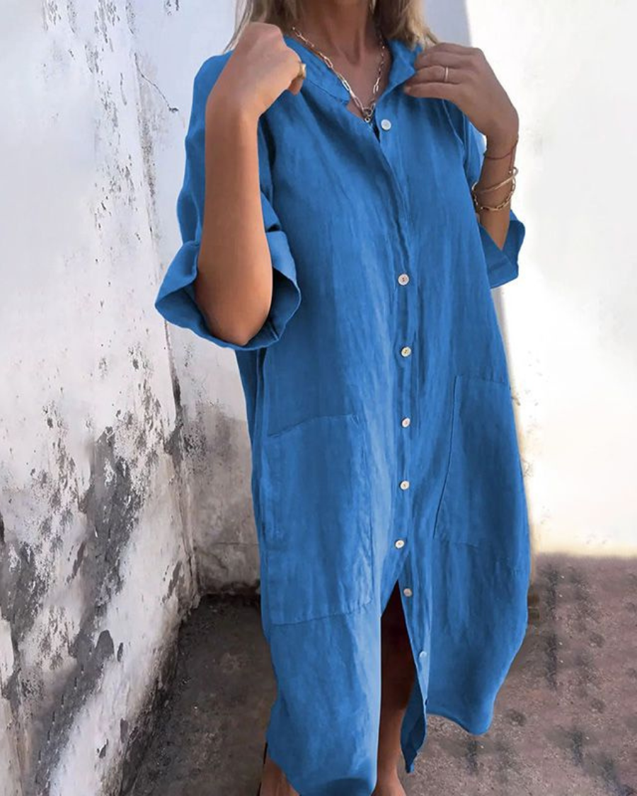 Robe chemise décontractée Melanie de Danoir Paris, style Ibiza, en tissu léger avec imprimé floral et manches courtes.