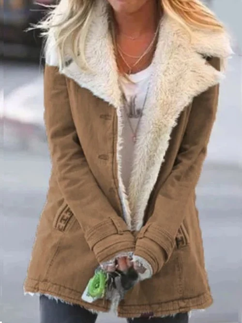 Veste élégante et douillette Danoir Paris Jaz en vert armée, veste en tissu chaud et tendance pour femme.