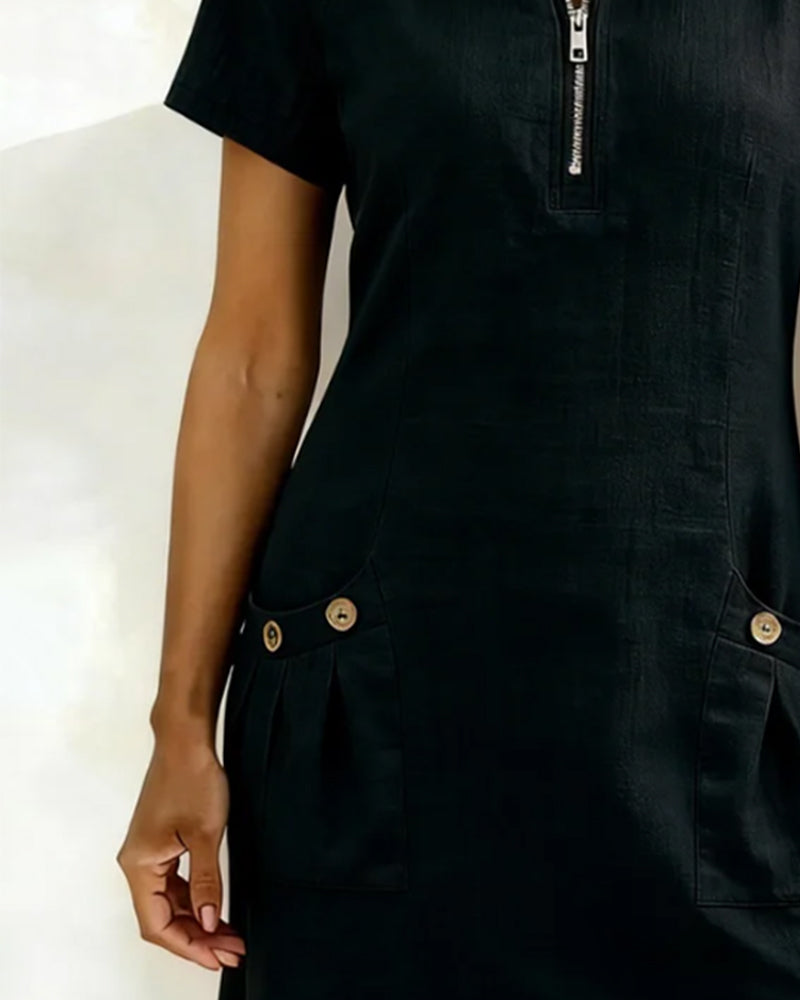Robe Lina™ de Danoir Paris, robe élégante en tissu fluide, portée par une femme dans un style naturel et sophistiqué.