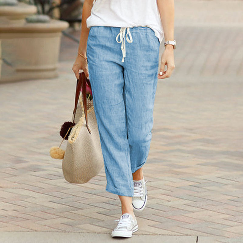 Pantalons casual Danoir Paris Alvie en tissu confortable, coupe moderne et élégante, en couleur neutre.