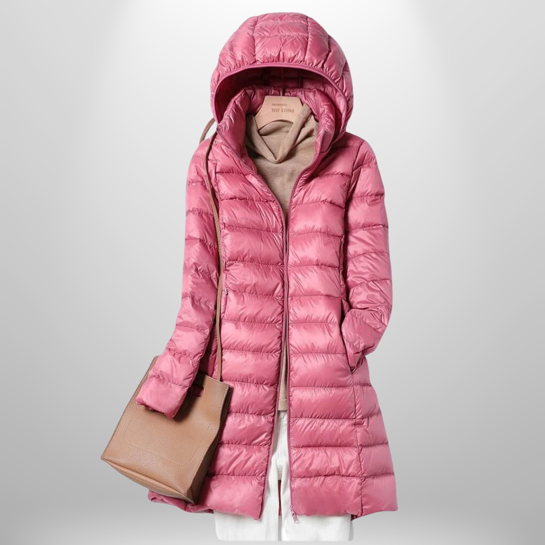 Doudoune ultralégère élégante Elva de Danoir Paris en kaki, légère et stylée pour l'hiver.