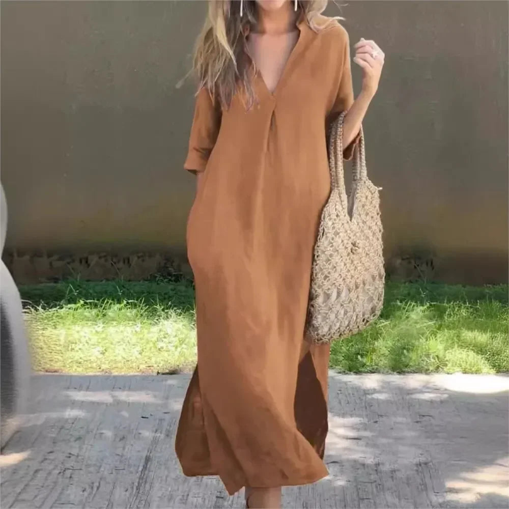 Robe longue décontractée Fiora par Danoir Paris, tissu fluide et confort, portée décontractée, couleur neutre, détail élégant.