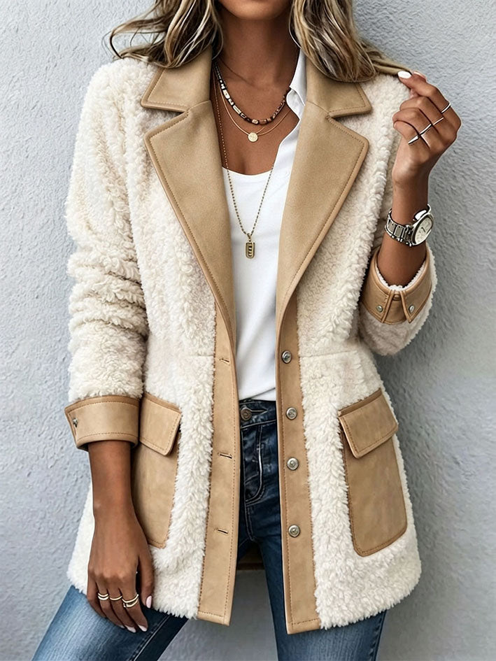 Veste en fleece Teddy Chic contraste kaki de Danoir Paris, douce et élégante, pour un style confortable et tendance.