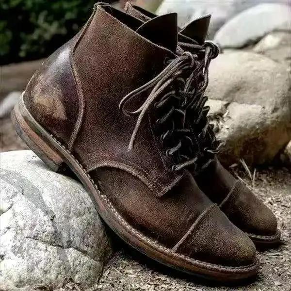 Chaussures en cuir marron Jason™ de Danoir Paris, taille 38, avec design élégant et finition soignée visible en gros plan.
