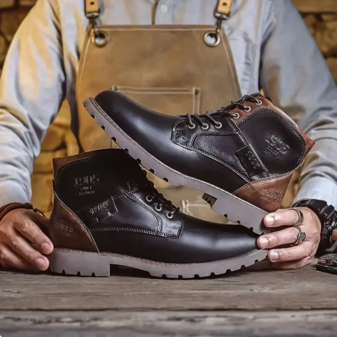 Bottes en cuir vintage Aaron™ de Danoir Paris, style élégant avec finition patinée, pour un look sophistiqué.