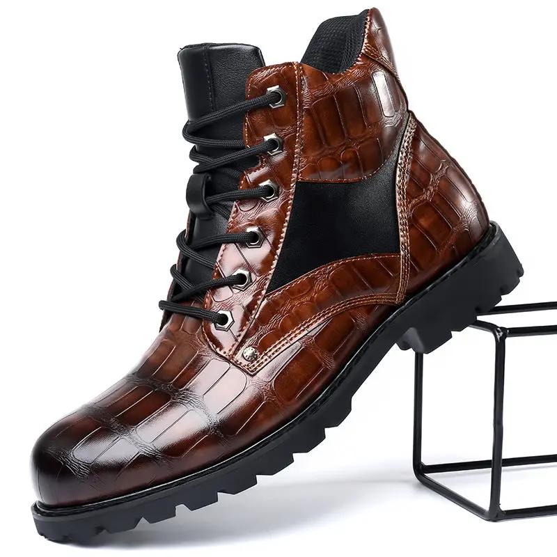 Bottes en cuir de crocodile Rendell™ Danoir Paris, élégantes, avec finition en cuir crocodile, visibles sur l'image.