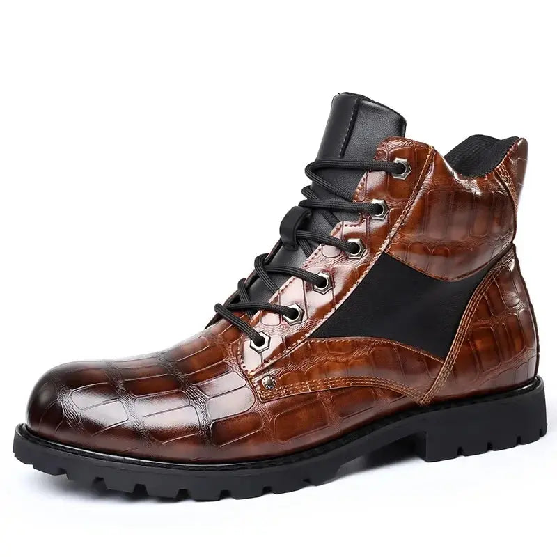 Bottes en cuir de crocodile Rendell™ de Danoir Paris, élégantes et sophistiquées, montrant la texture du cuir crocodile noir.