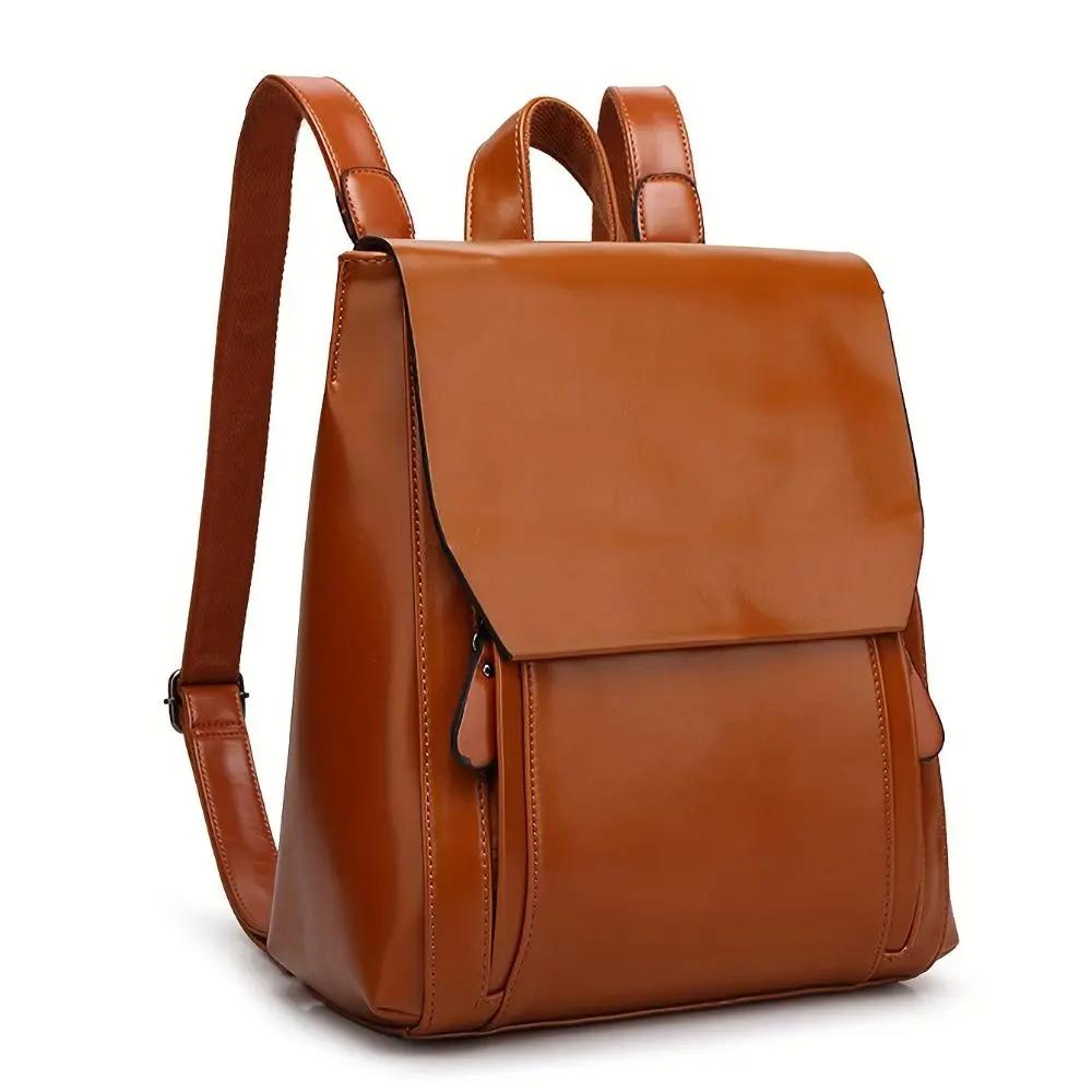 Sac à dos rétro-chic matelassé Elowen de Danoir Paris, en marron, avec design élégant et bretelles ajustables.