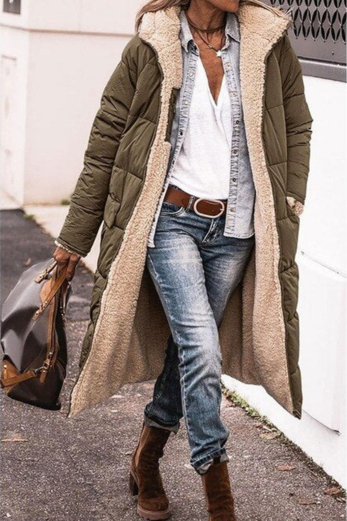 Manteau réversible élégant Anny de Danoir Paris en marron, veste chic avec doublure contrastante, mode hiver sophistiquée.