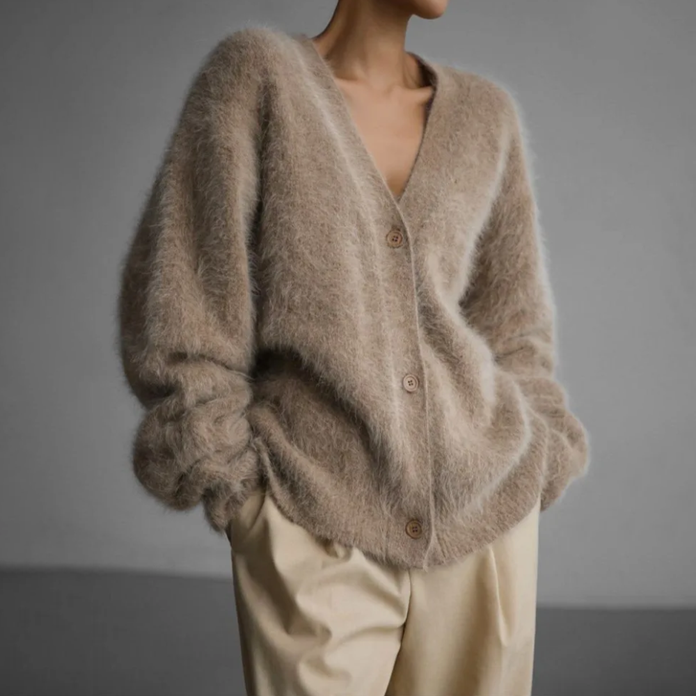 Cardigan en cachemire marron Luna de Danoir Paris, vêtement élégant avec manches longues et finition douce.