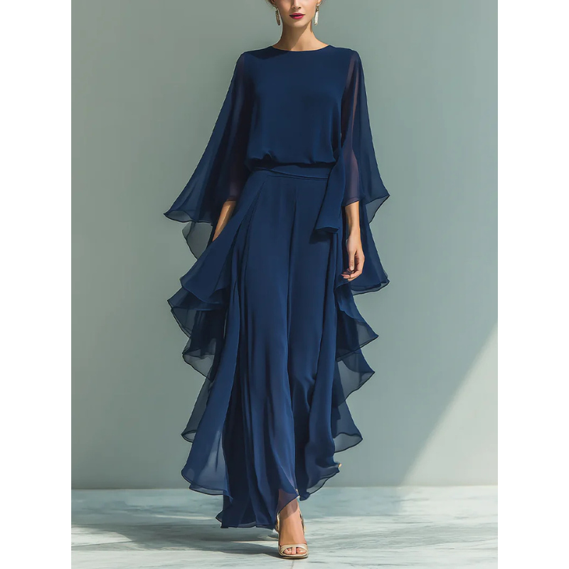 Ensemble élégant Aurora Danoir Paris en chiffon bleu avec volant, tenue assortie pour femme.