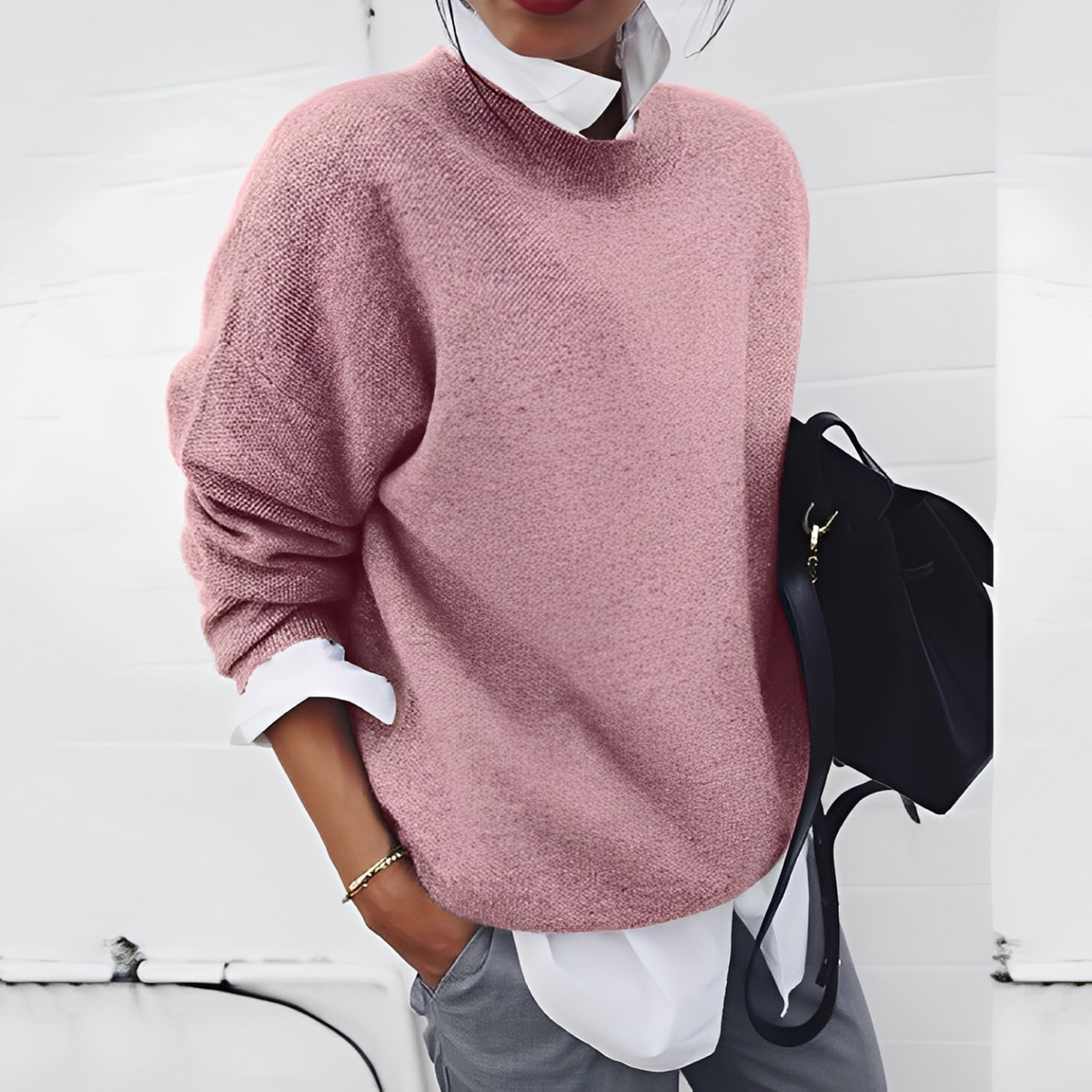 Pull doux et chaud pour homme Gabriel de Danoir Paris, pull saisonnier kaki avec col rond et manches longues.