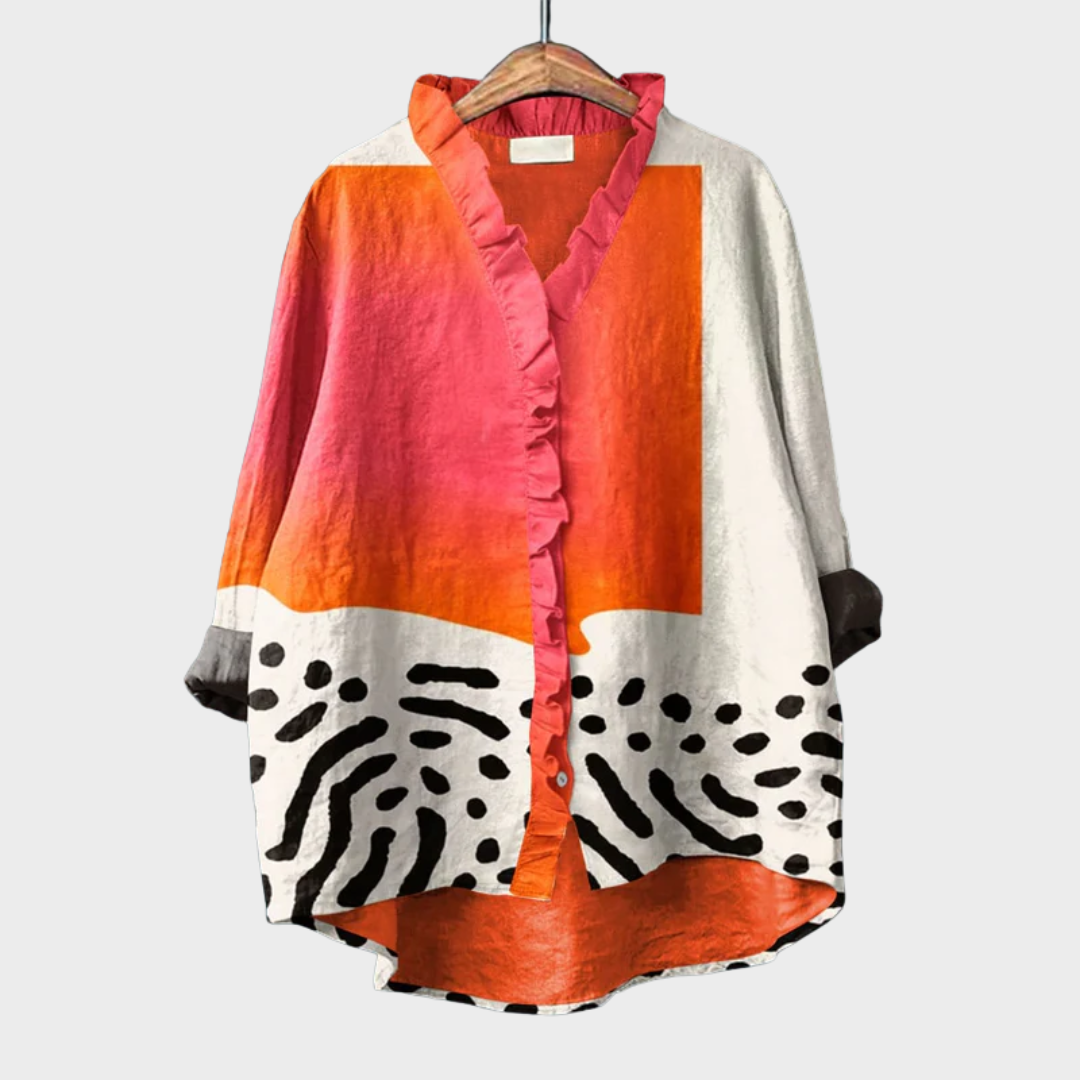 Blouse d'été en lin Melinda de Danoir Paris, modèle multicolore, portée décontractée, parfaite pour la saison chaude.
