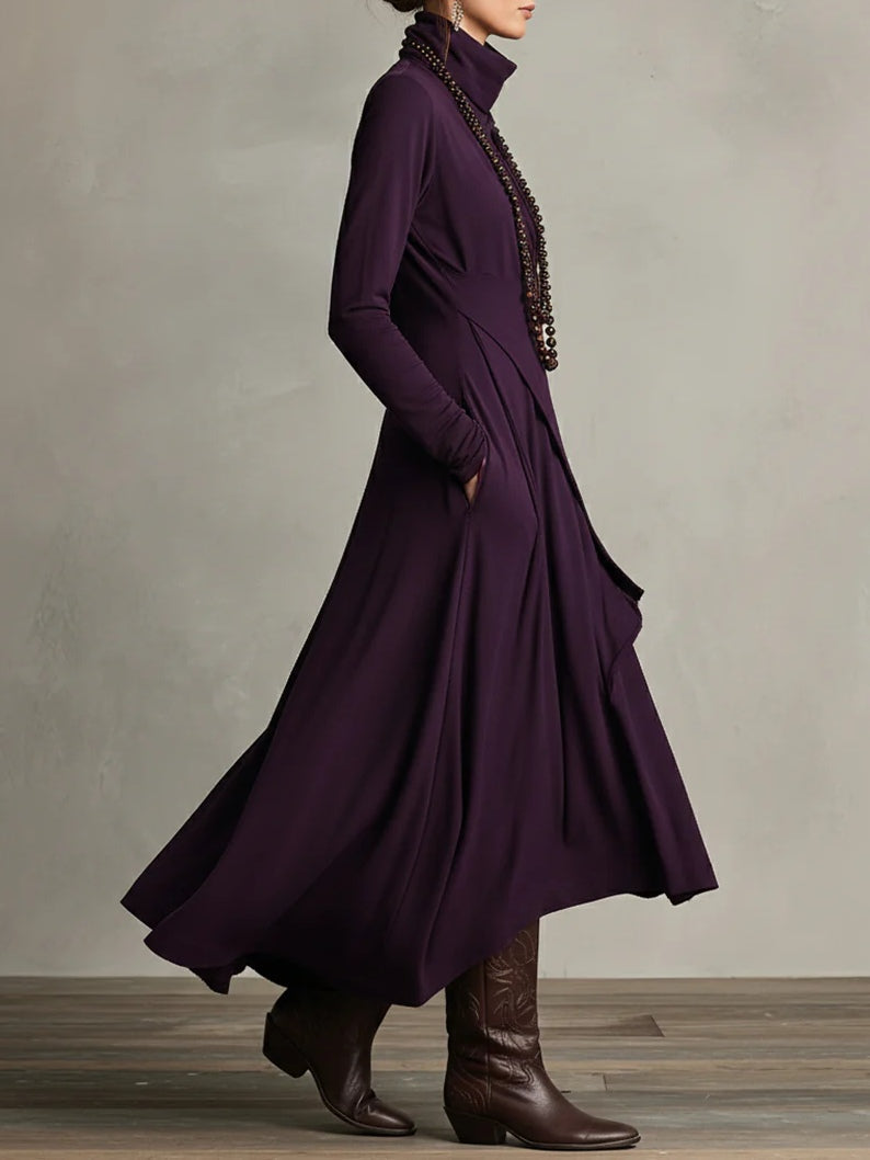 Robe maxi tunique asymétrique noire Patrizia de Danoir Paris portée, en tissu fluide et élégant, vue de face.