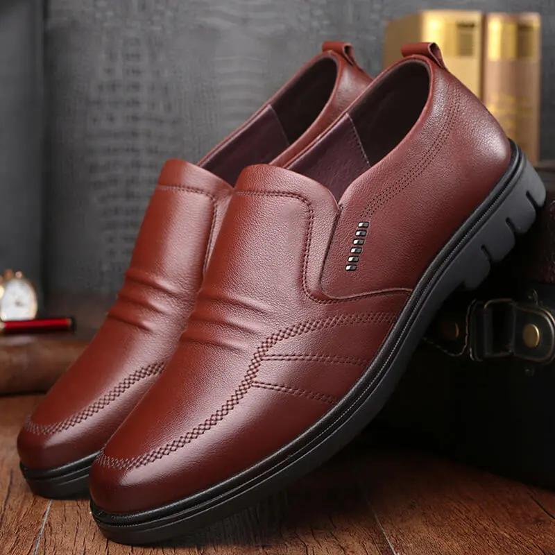 Chaussures de bureau Mike™ de Danoir Paris, chaussures élégantes en cuir noir pour homme, adaptées au bureau.