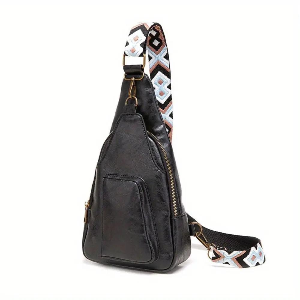 Sac à bandoulière rétro chic Danoir Paris Nina, en cuir noir avec détails élégants, idéal pour un style sophistiqué.