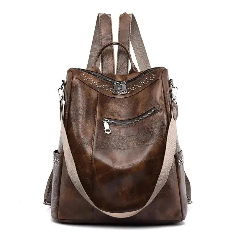 Sac à dos rétro-chic Pauline de Danoir Paris, en cuir noir et design élégant, visible sur fond neutre.
