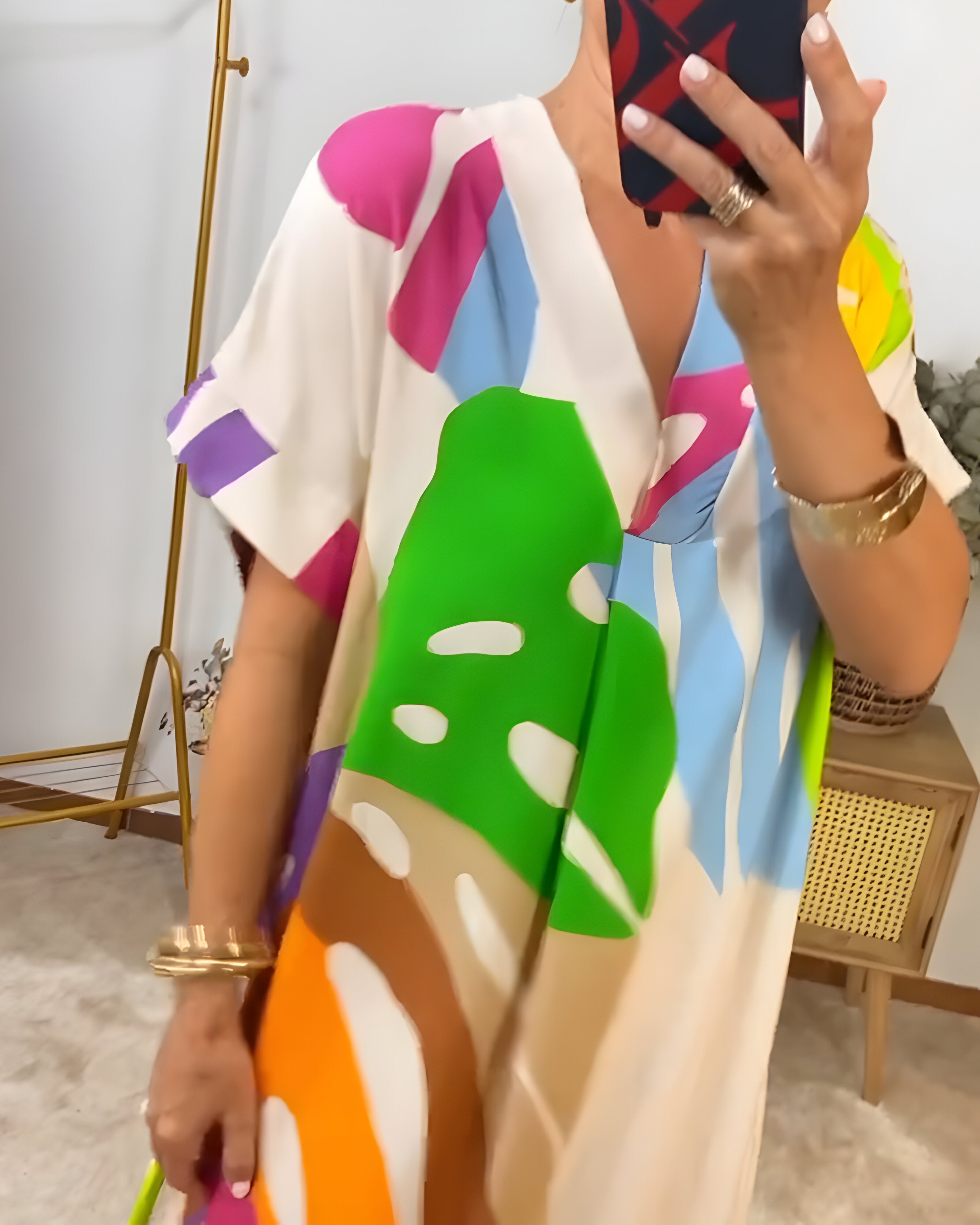 Robe décontractée colorée Rosaline de Danoir Paris, tissu léger avec motifs vibrants, portée décontractée pour un style élégant et confortable