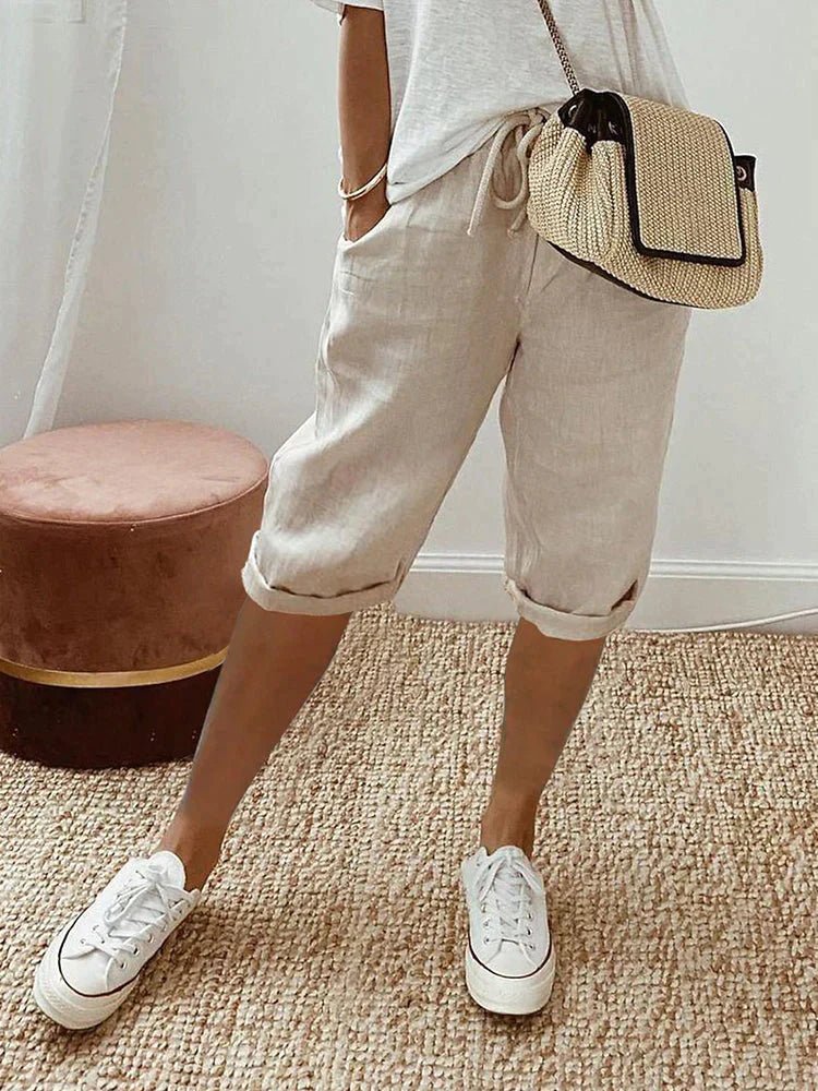 Shorts en coton pour femmes Paisley de Danoir Paris, noir avec motif paisley, tissu léger et confortable.