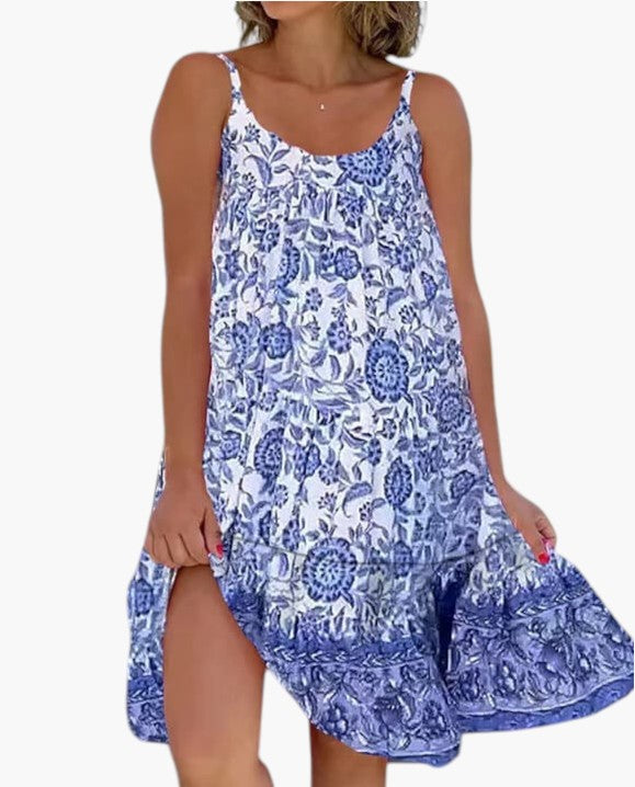Robe légère Rosalie™ à imprimé délicat pour l'été, fabriquée par Danoir Paris, montrant le tissu fluide et le motif floral.