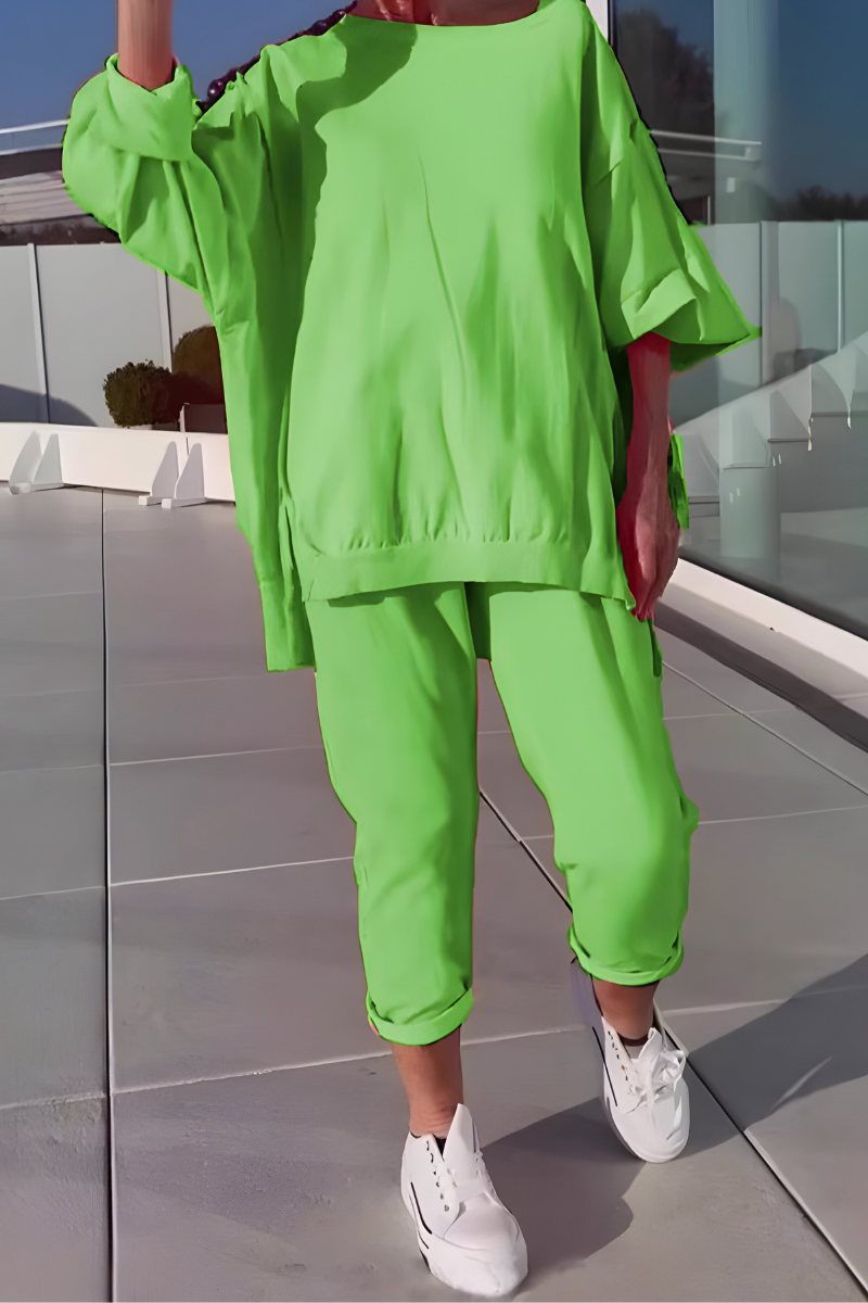Ensemble chic et confortable Kenia par Danoir Paris, vêtement d'un ensemble décontracté avec haut et pantalon en tissu doux.