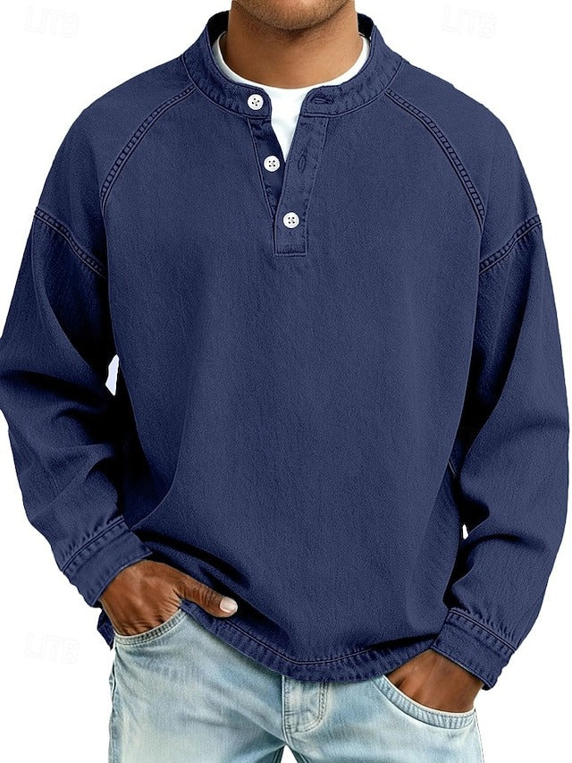 Haut à manches longues Amir Danoir Paris en coton lavé, détail Henley avec boutons, coupe décontractée, couleur neutre.