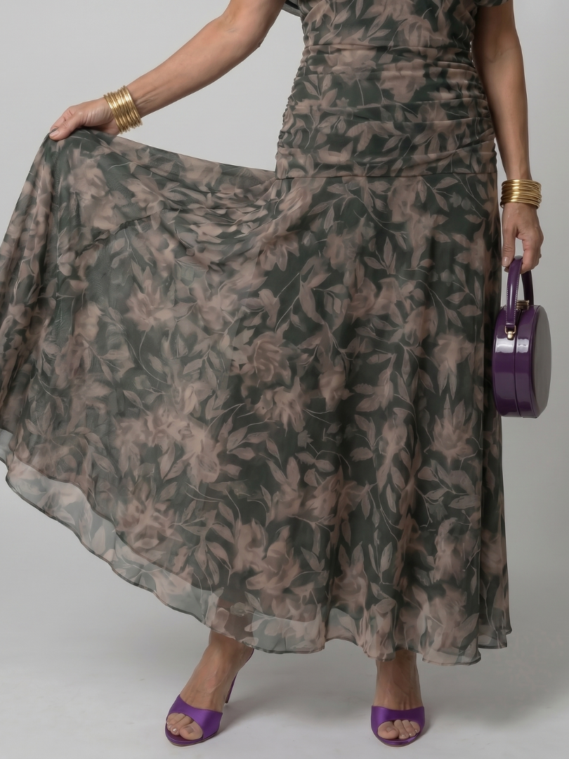 Robe midi fluide Danoir Paris couleur violet, décolleté droit, manches courtes, style élégant et féminin.