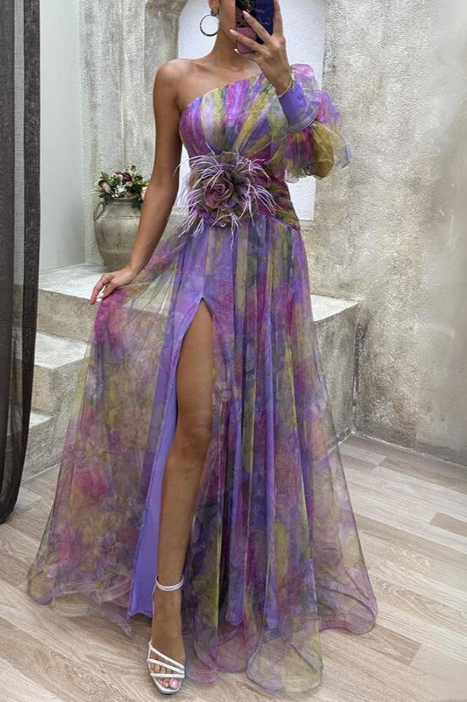 Robe florale asymétrique Kayla de Danoir Paris en tissu violet, vue de face sur mannequin.